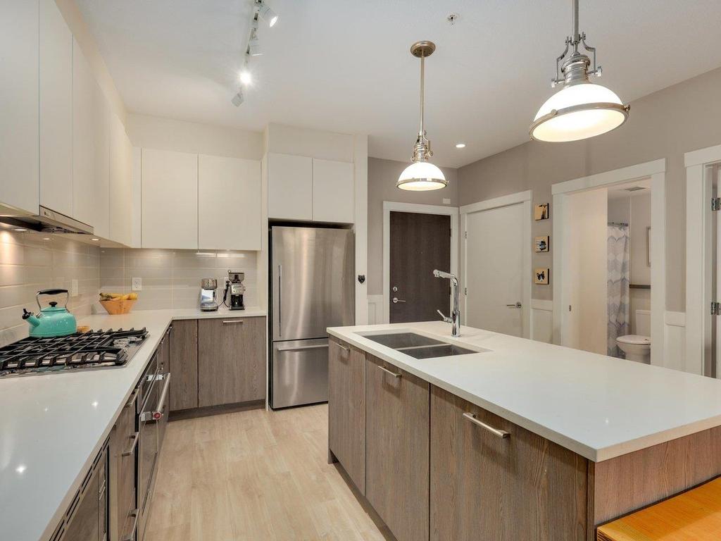 Listing Image for R3090582