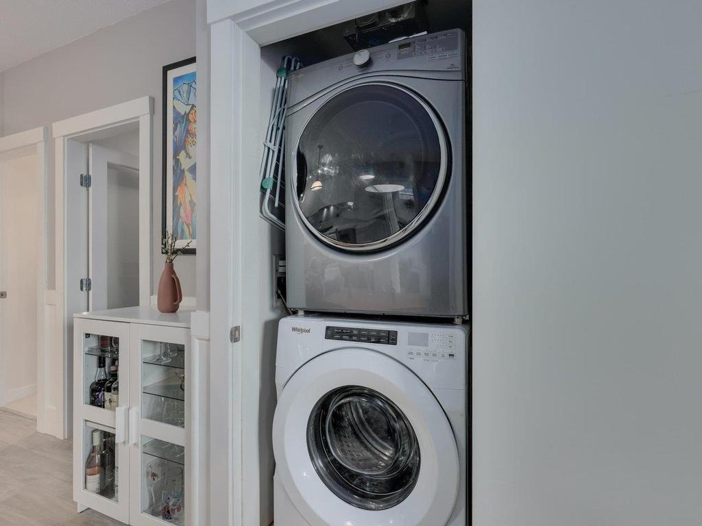 Listing Image for R3090582