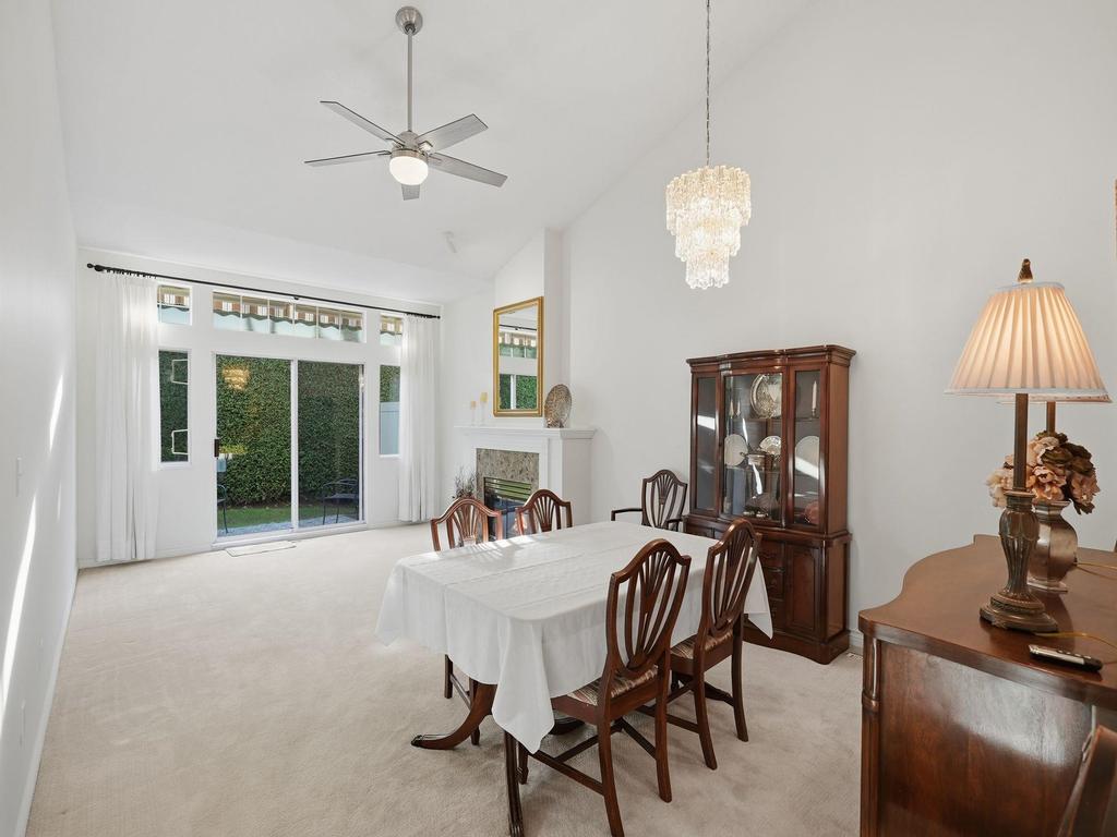 Listing Image for R3090587