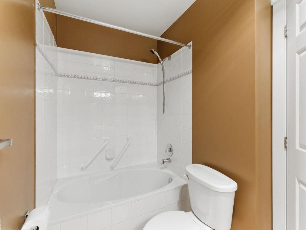 Listing Image for R3090587