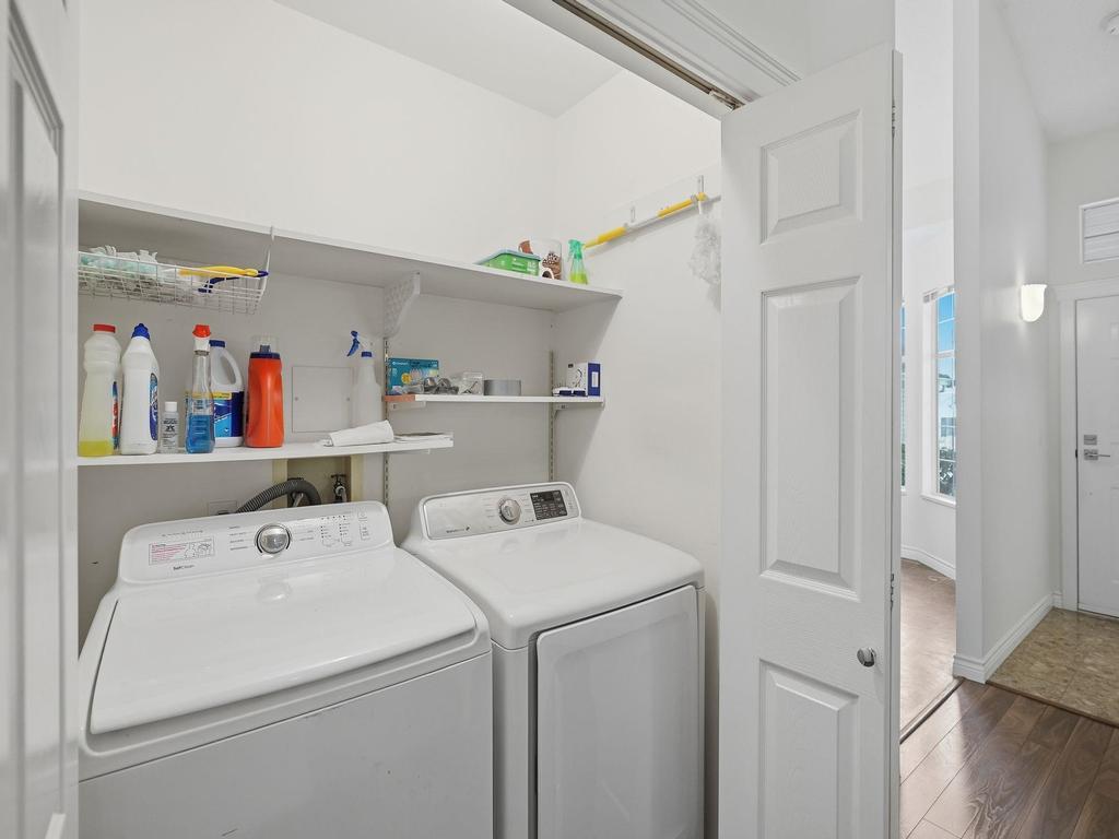 Listing Image for R3090587
