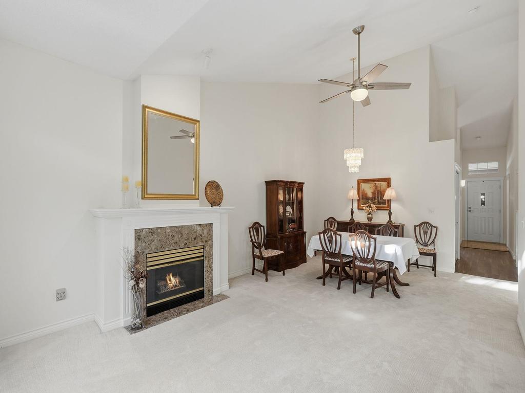 Listing Image for R3090587