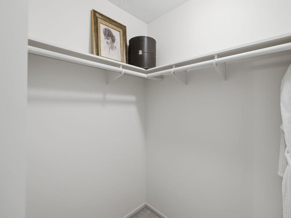 Listing Image for R3090587