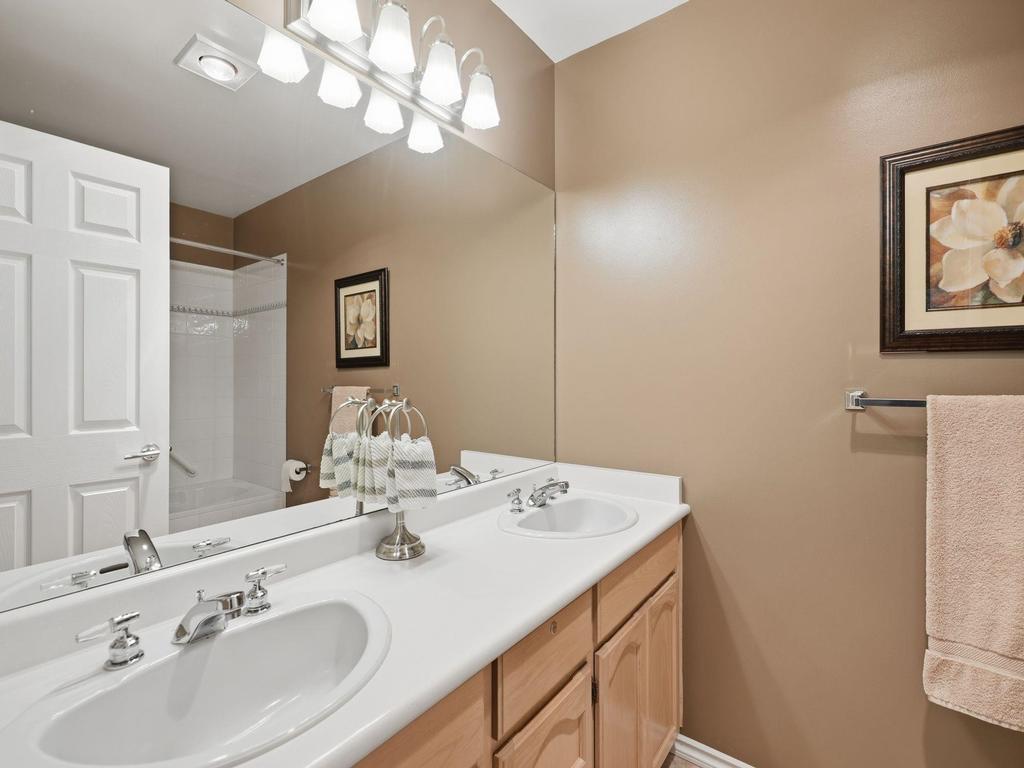Listing Image for R3090587