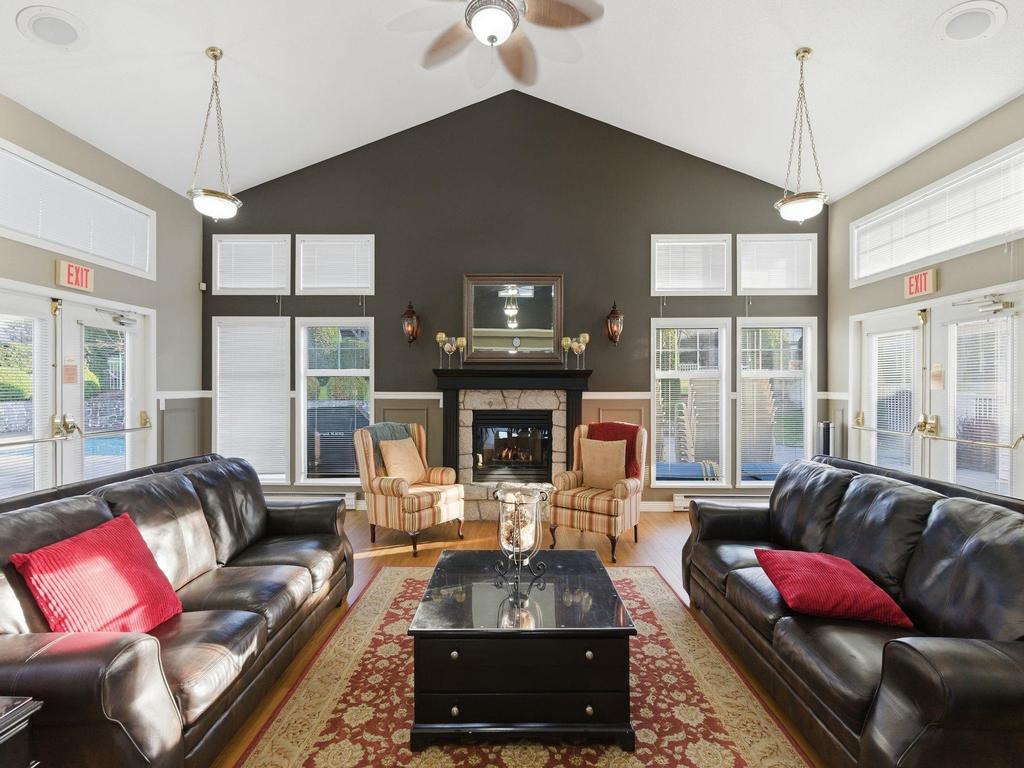 Listing Image for R3090587