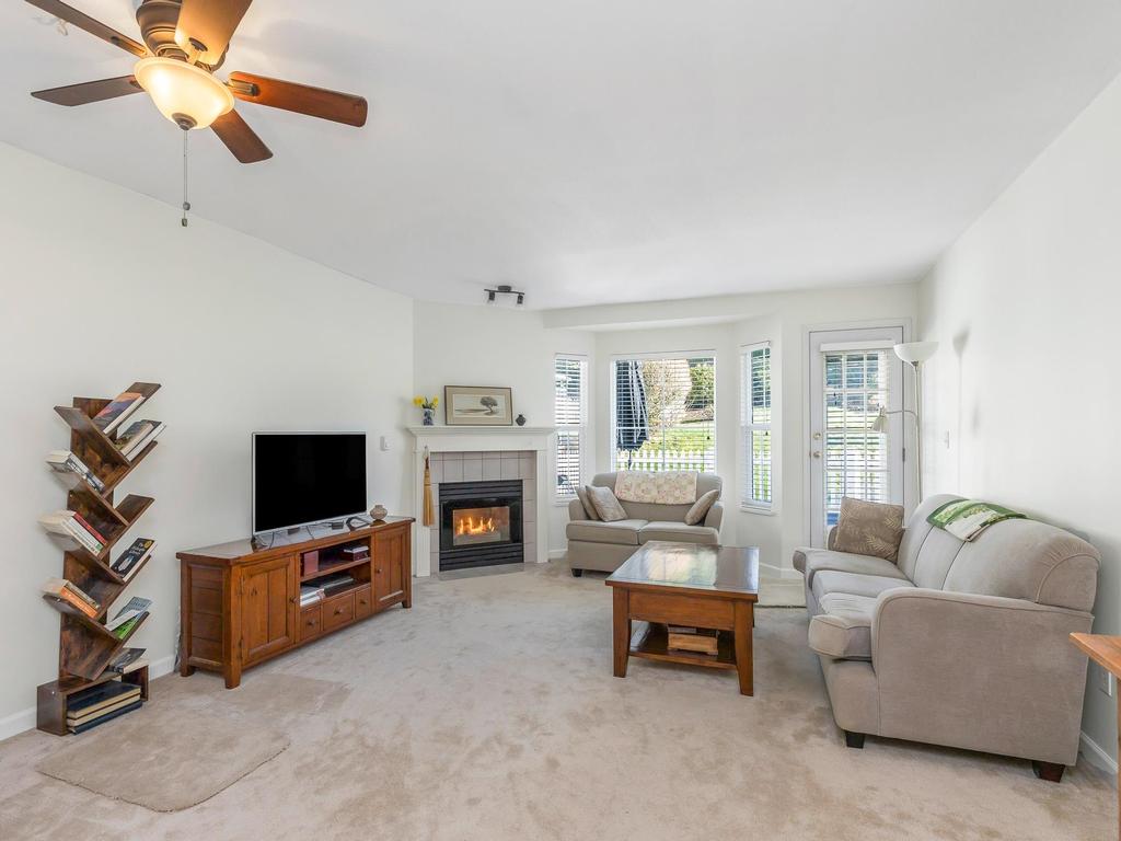 Listing Image for R3090593