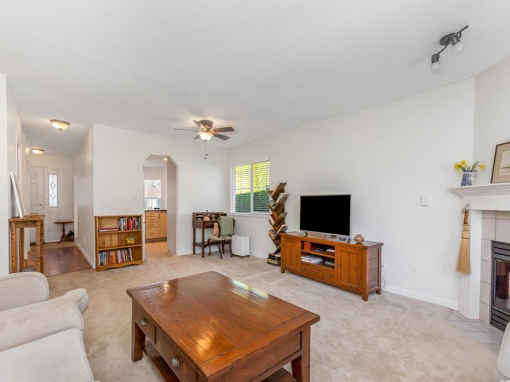 Listing Image for R3090593