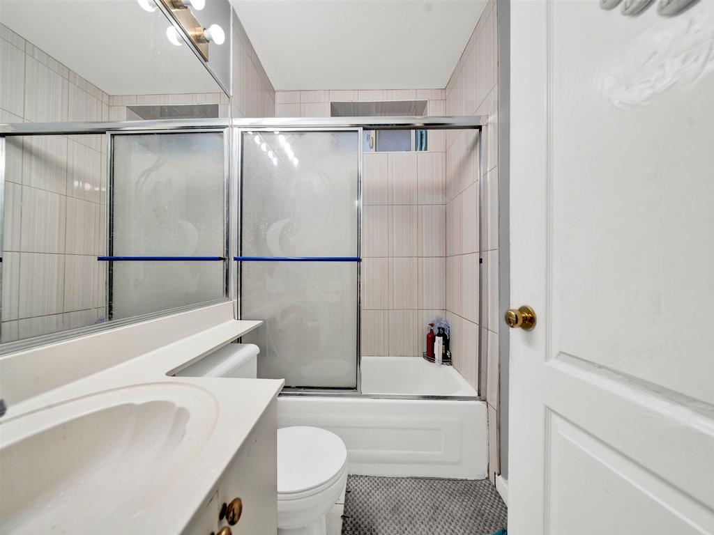 Listing Image for R3090595