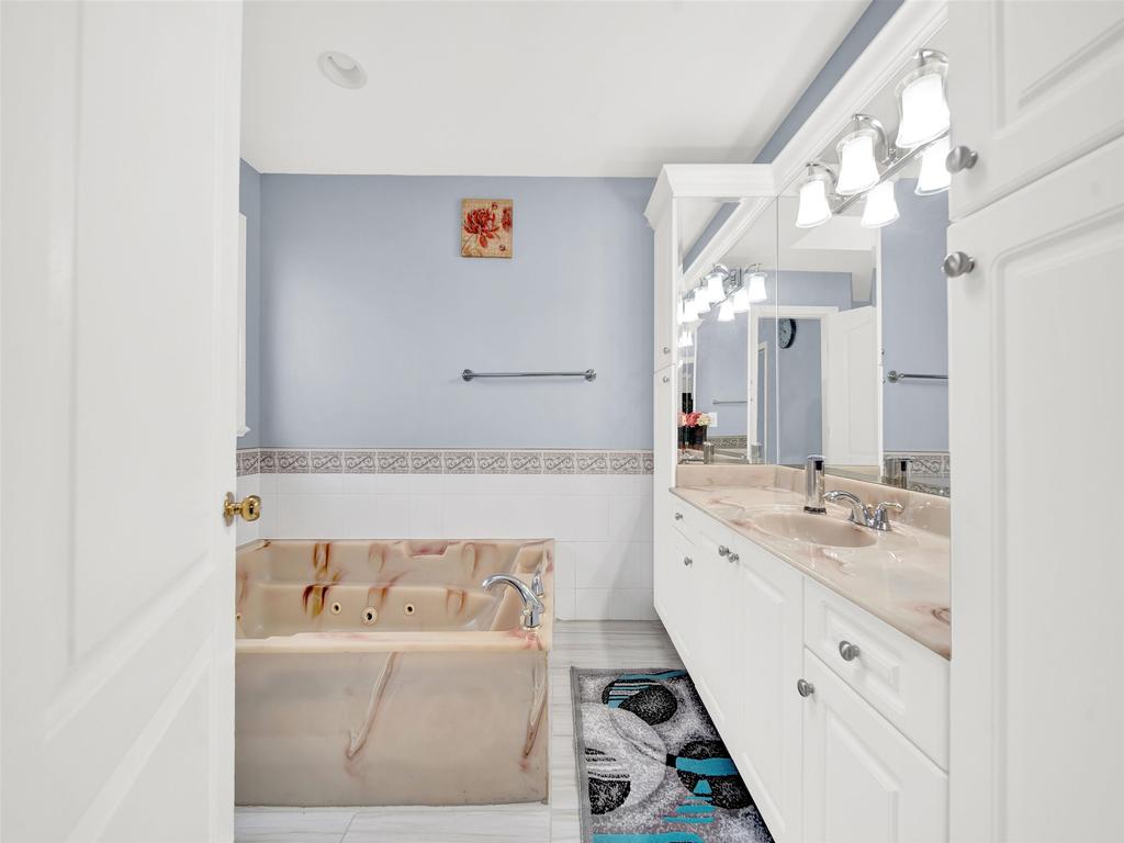 Listing Image for R3090595