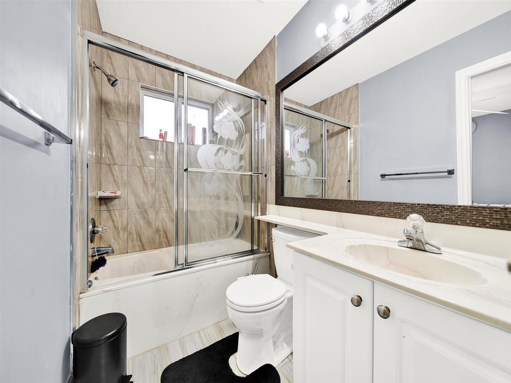 Listing Image for R3090595