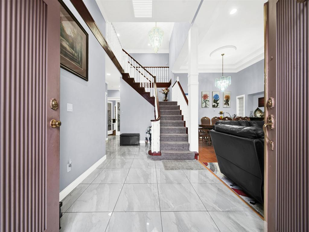 Listing Image for R3090595