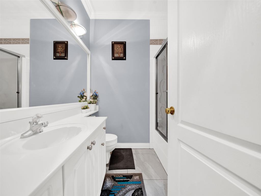 Listing Image for R3090595