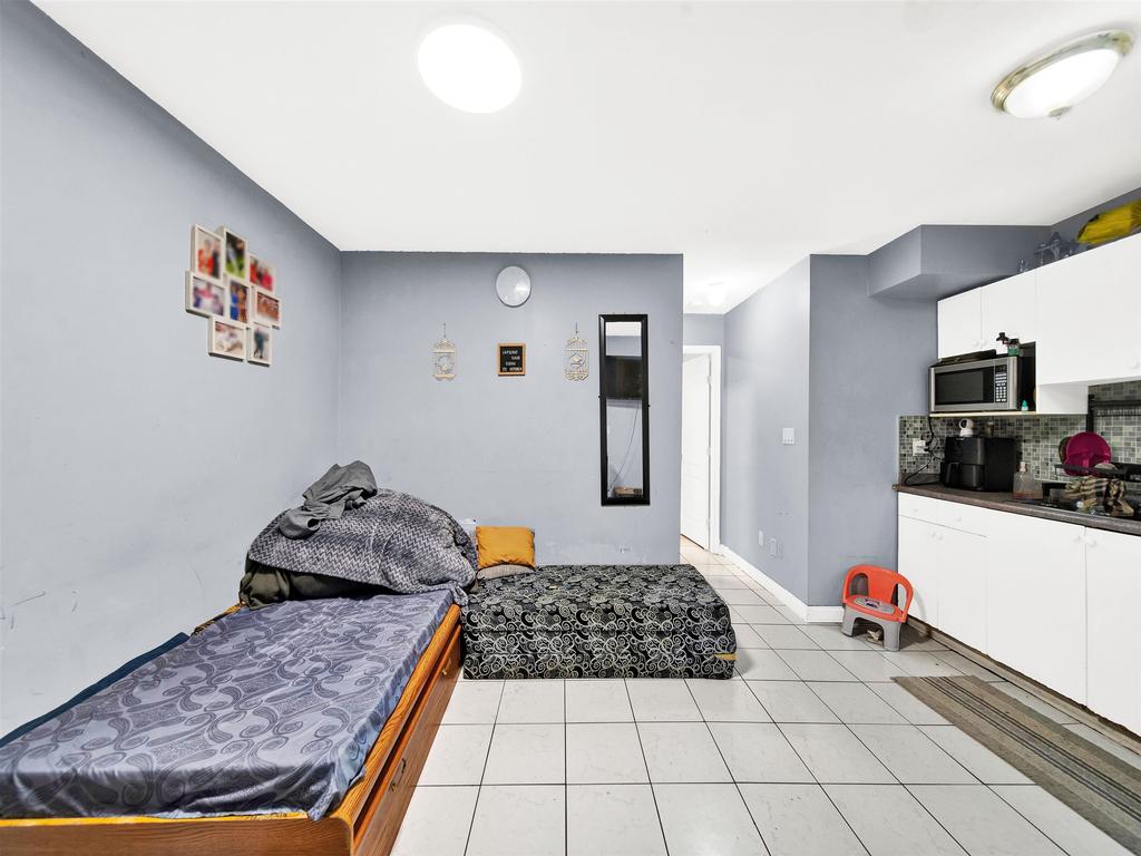 Listing Image for R3090595