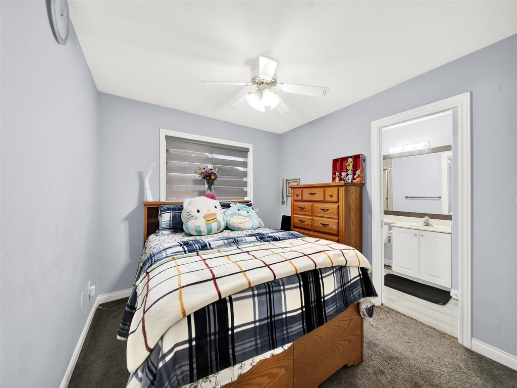 Listing Image for R3090595