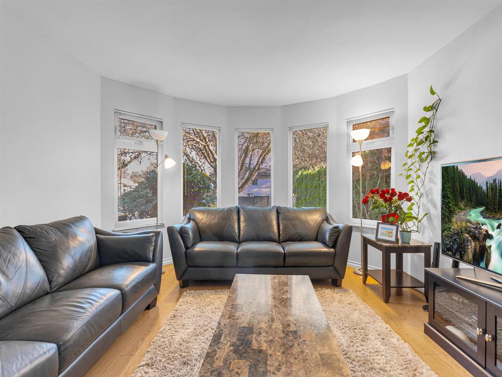 Listing Image for R3090602