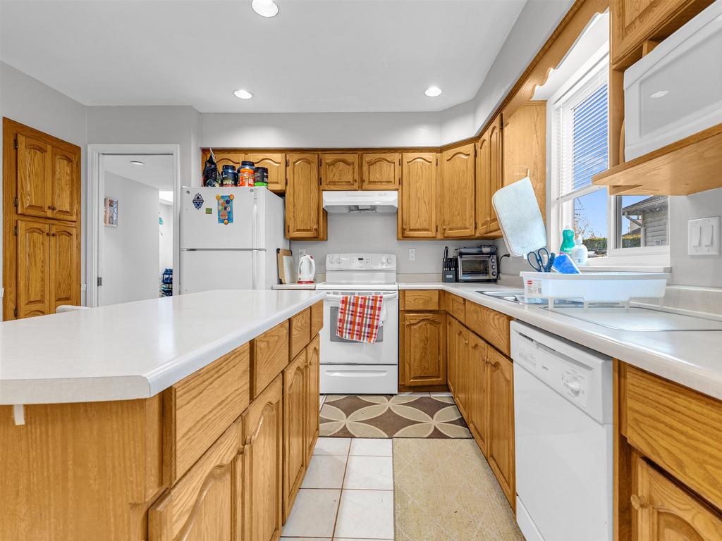 Listing Image for R3090602