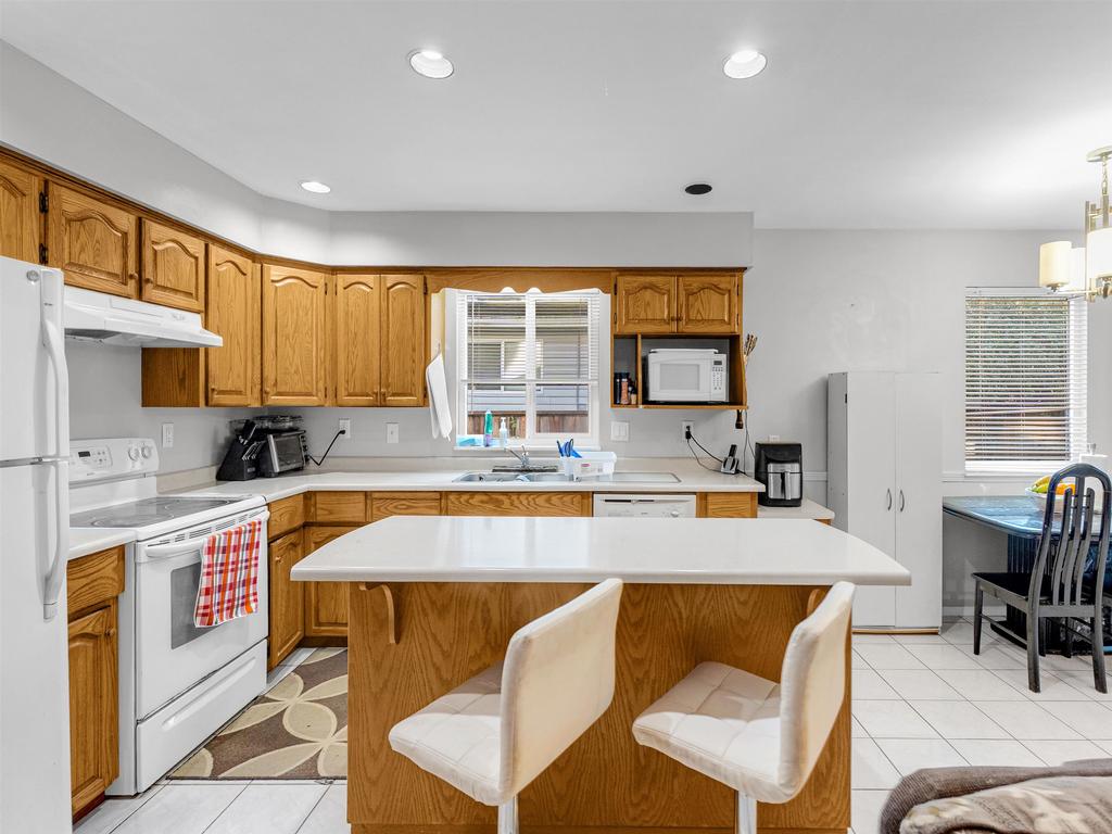 Listing Image for R3090602