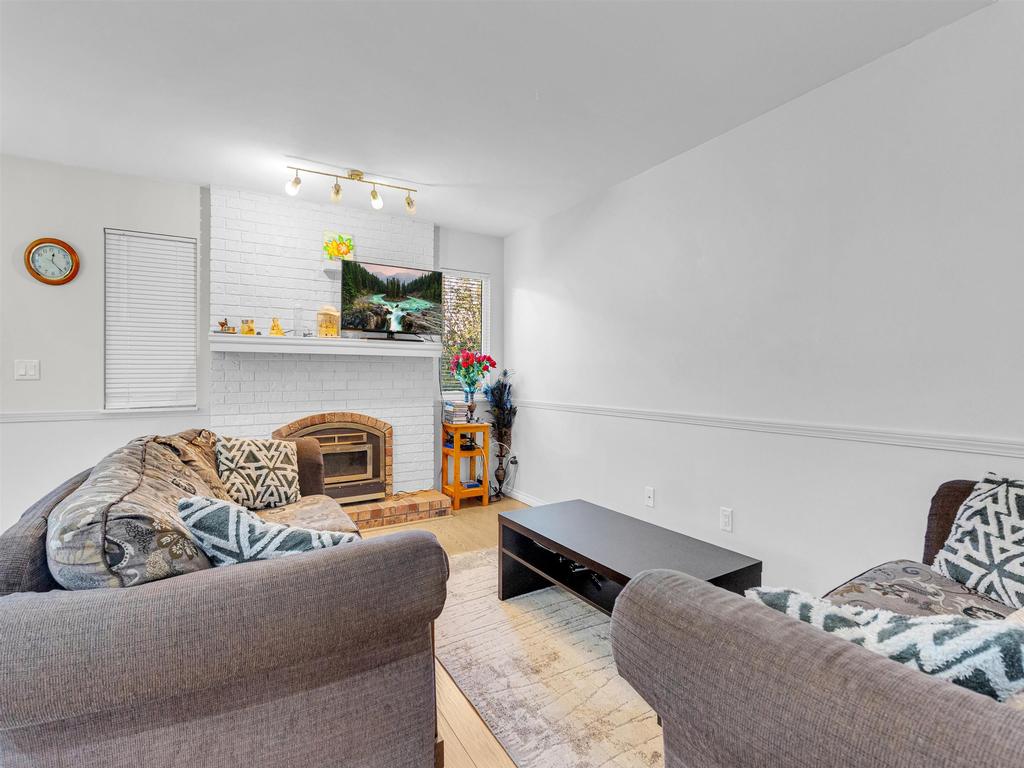 Listing Image for R3090602