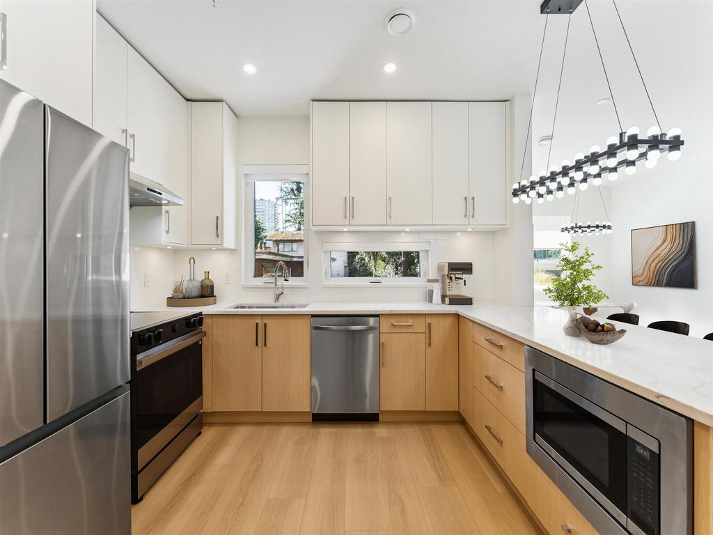 Listing Image for R3090603