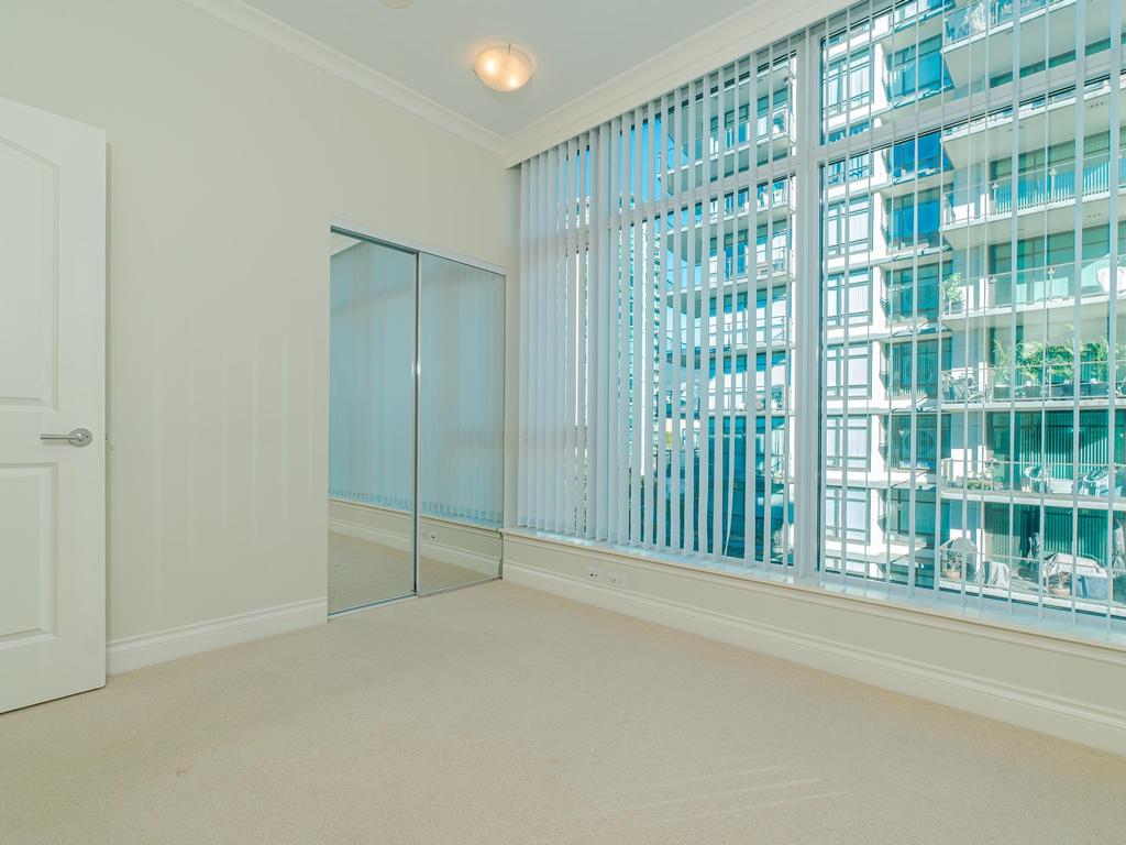 Listing Image for R3090608