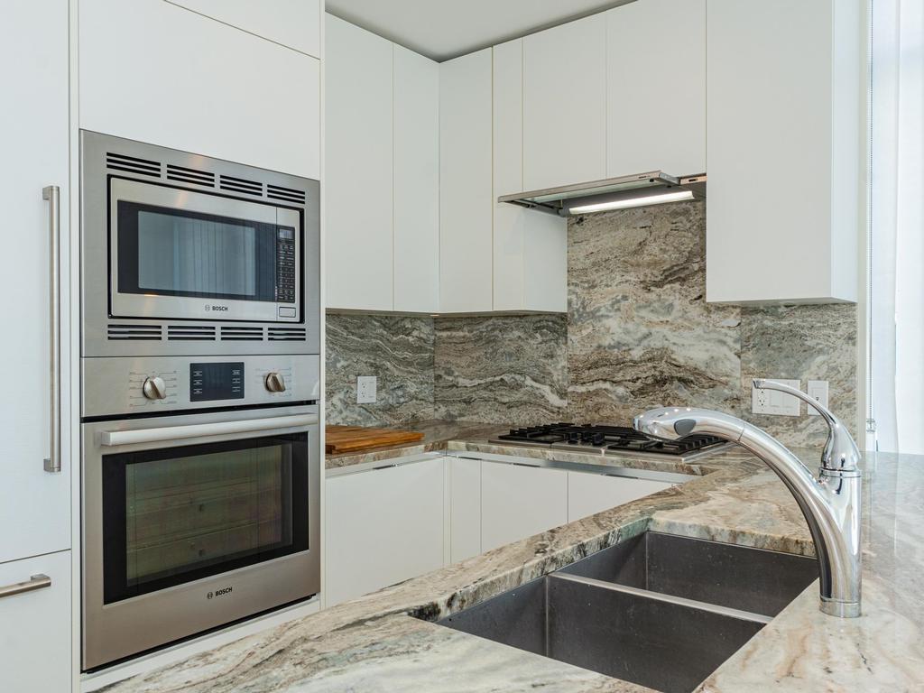 Listing Image for R3090608