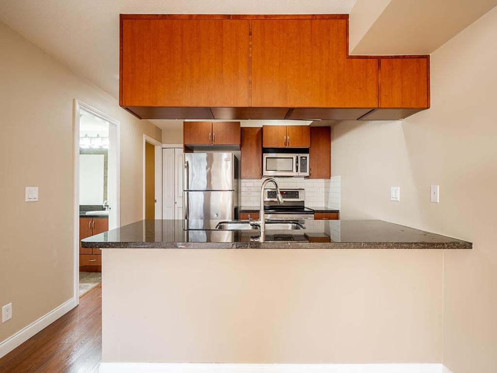 Listing Image for R3090626