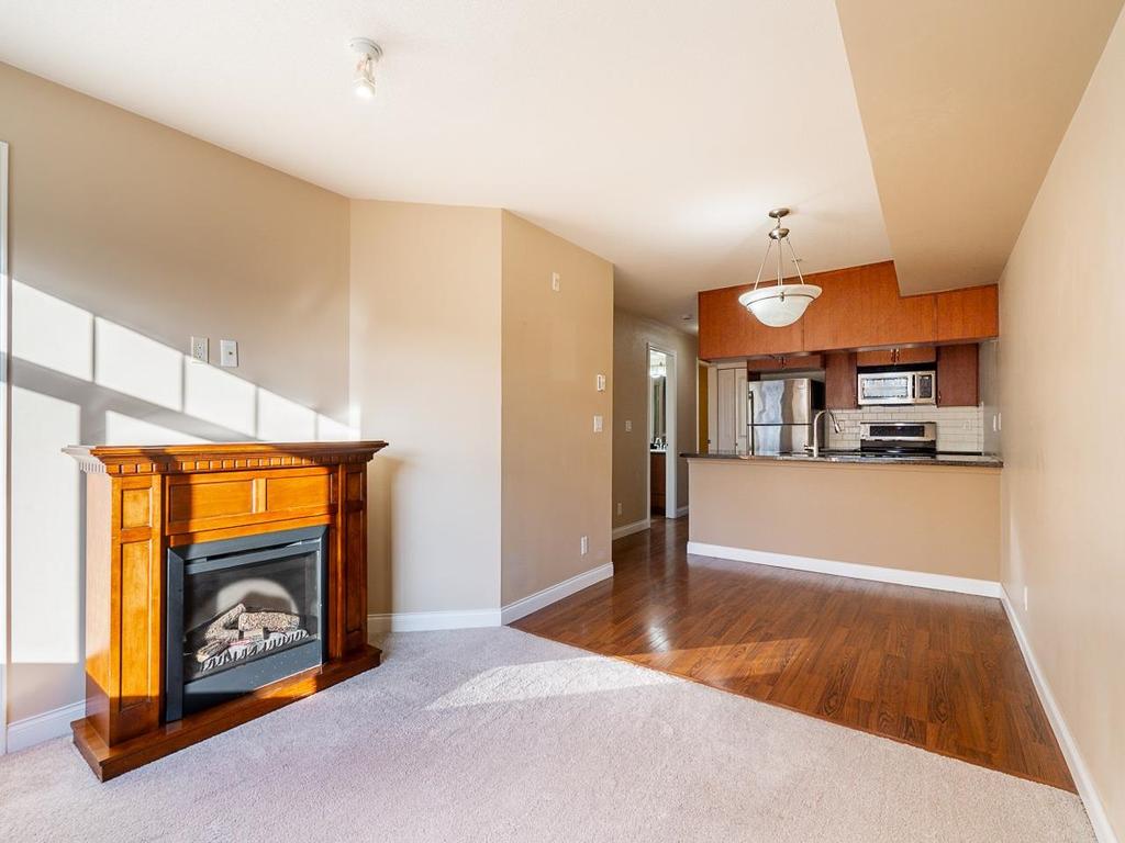 Listing Image for R3090626