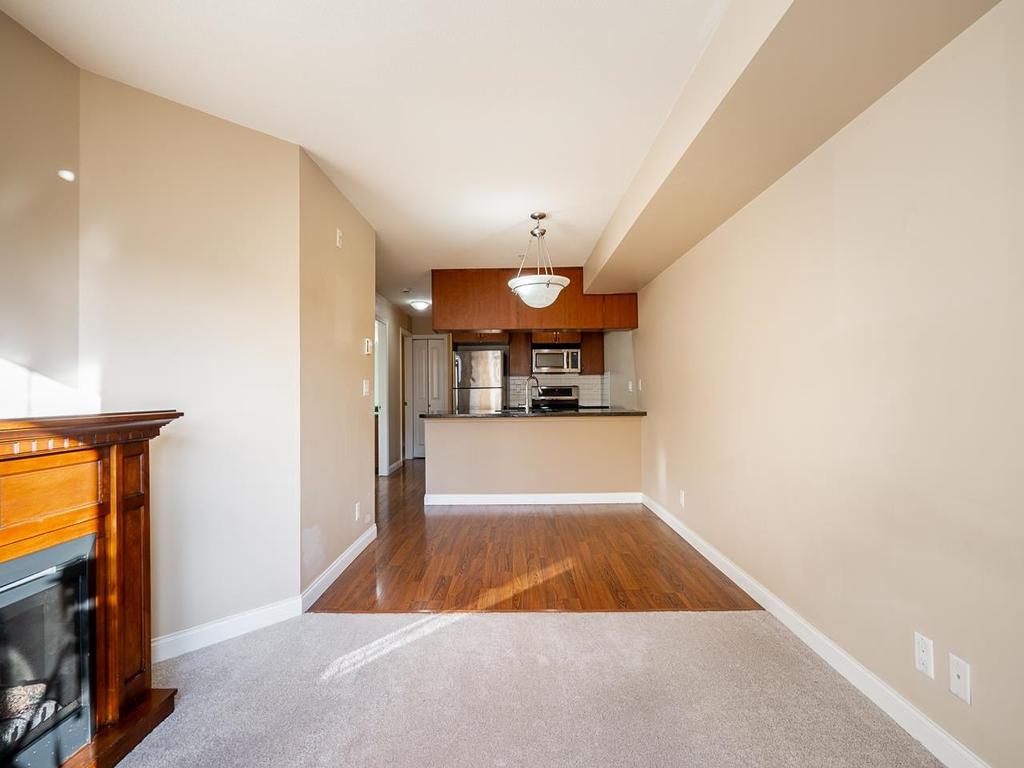 Listing Image for R3090626