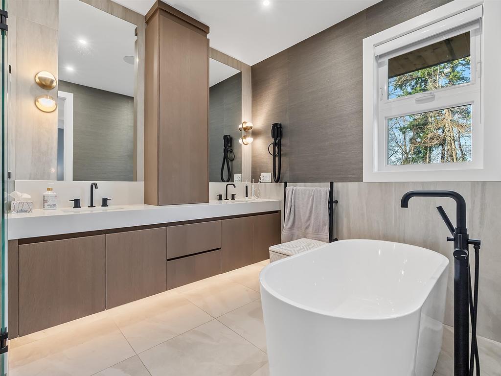 Listing Image for R3090637