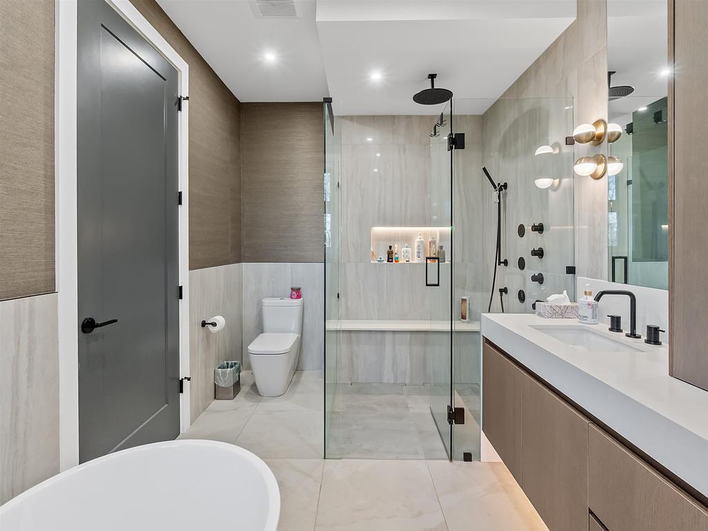 Listing Image for R3090637