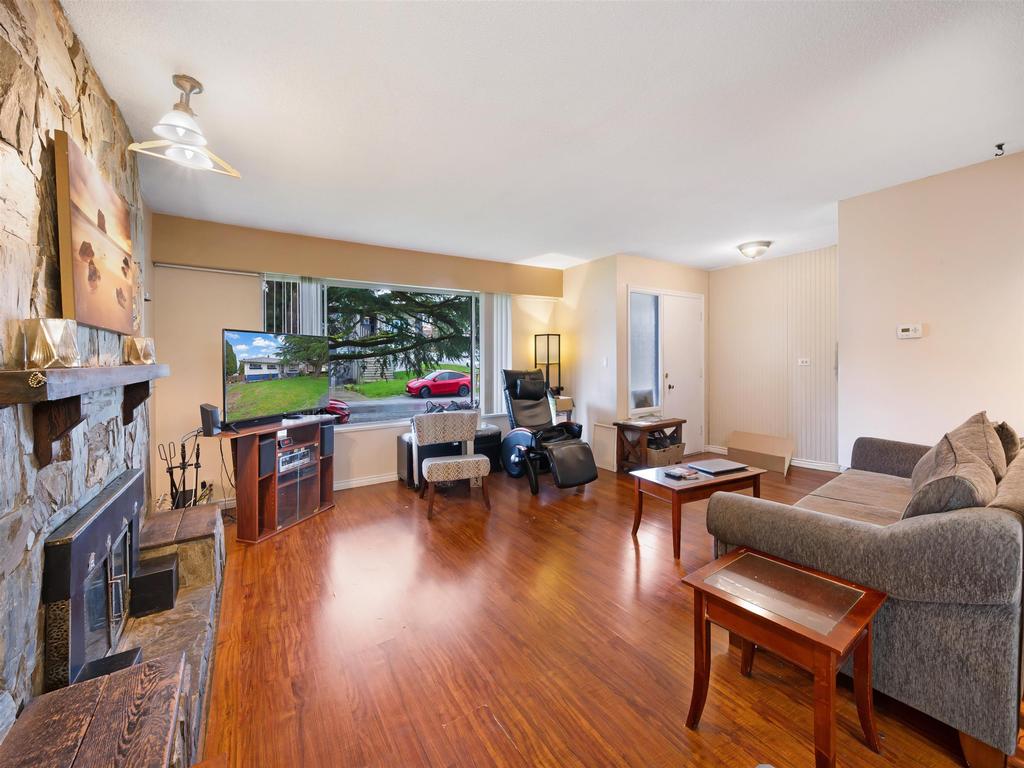 Listing Image for R3090641