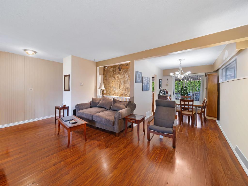 Listing Image for R3090641