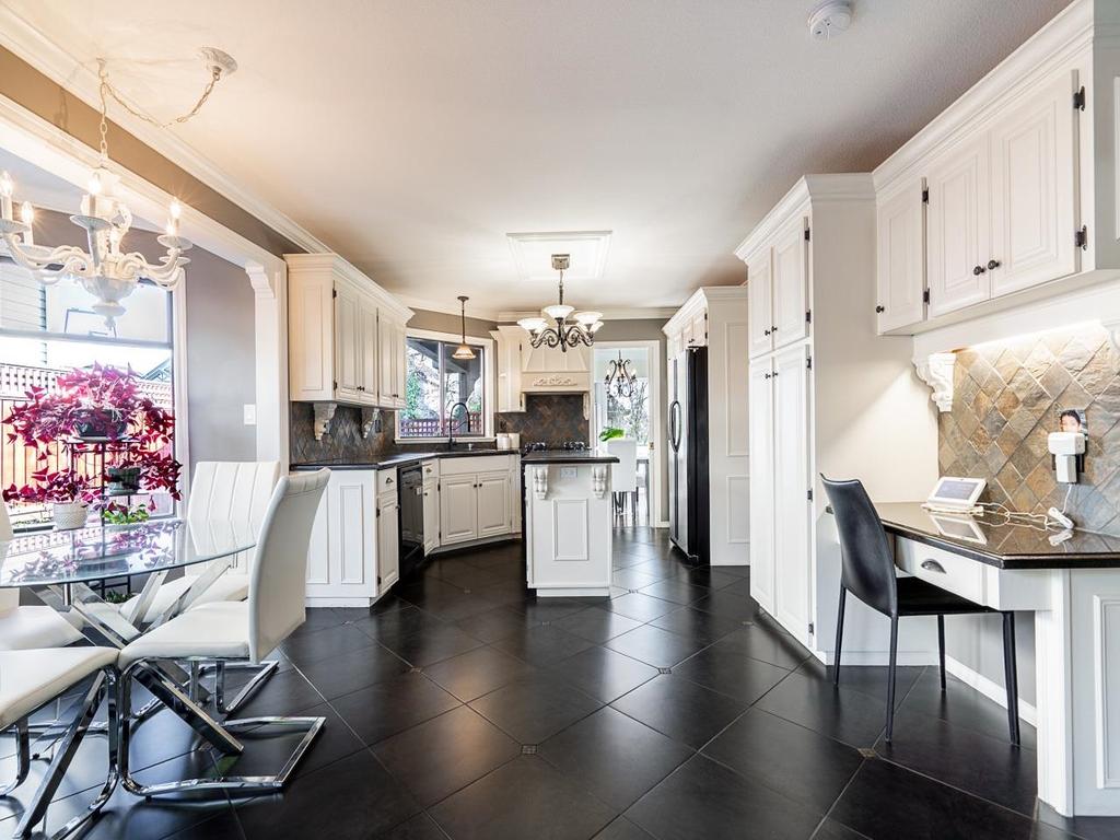 Listing Image for R3090644