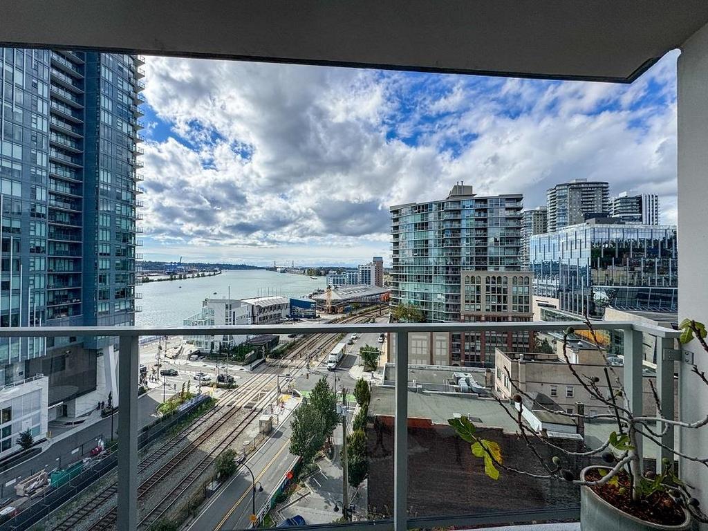 Listing Image for R3090647