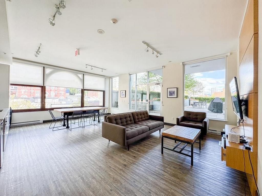 Listing Image for R3090647