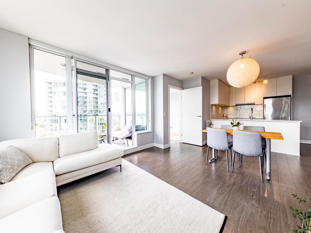 Listing Image for R3090647