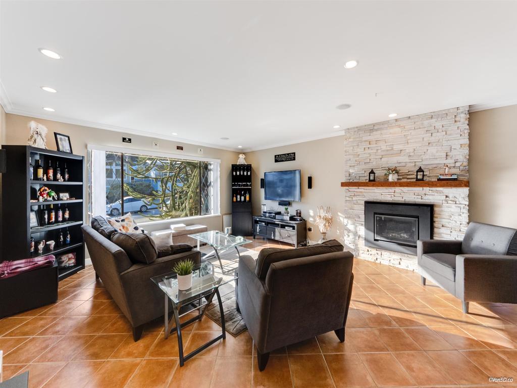 Listing Image for R3090669