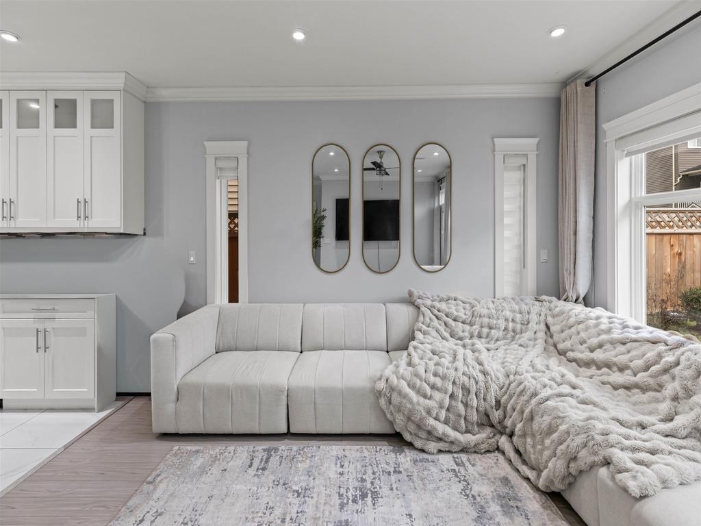 Listing Image for R3090677