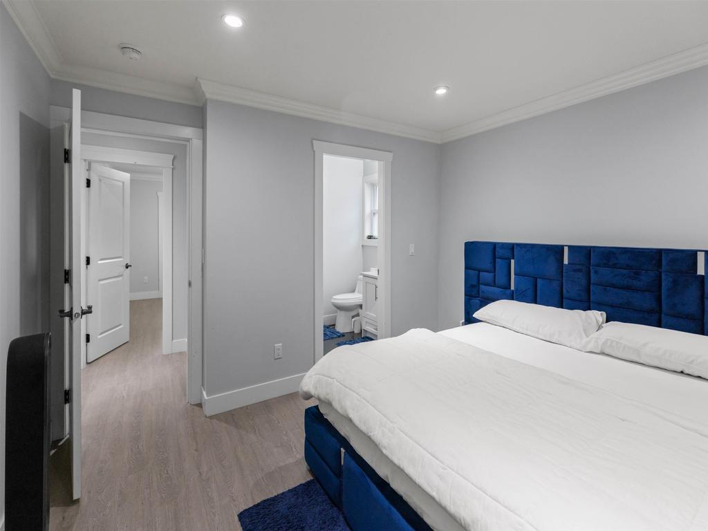 Listing Image for R3090677