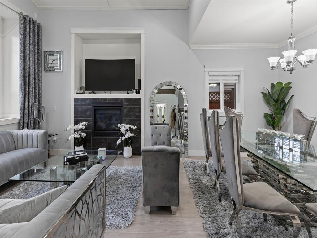 Listing Image for R3090677