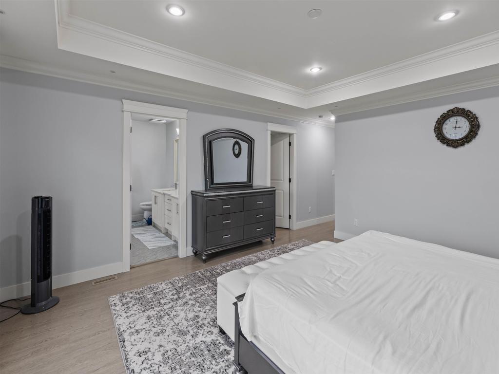 Listing Image for R3090677