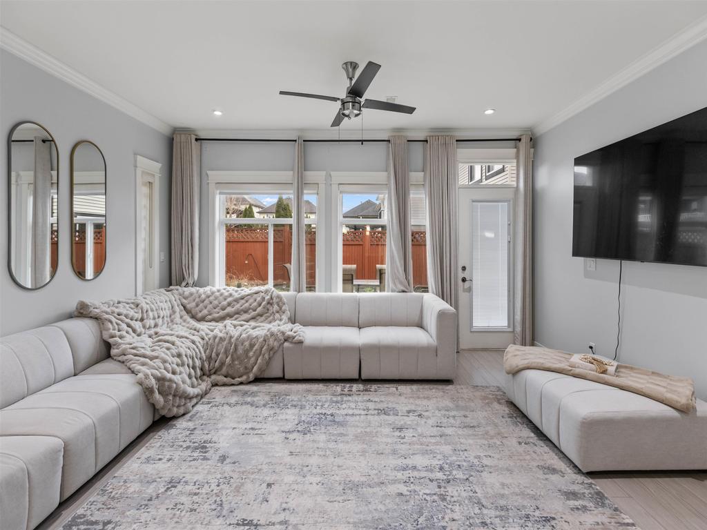 Listing Image for R3090677