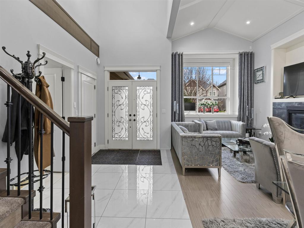 Listing Image for R3090677