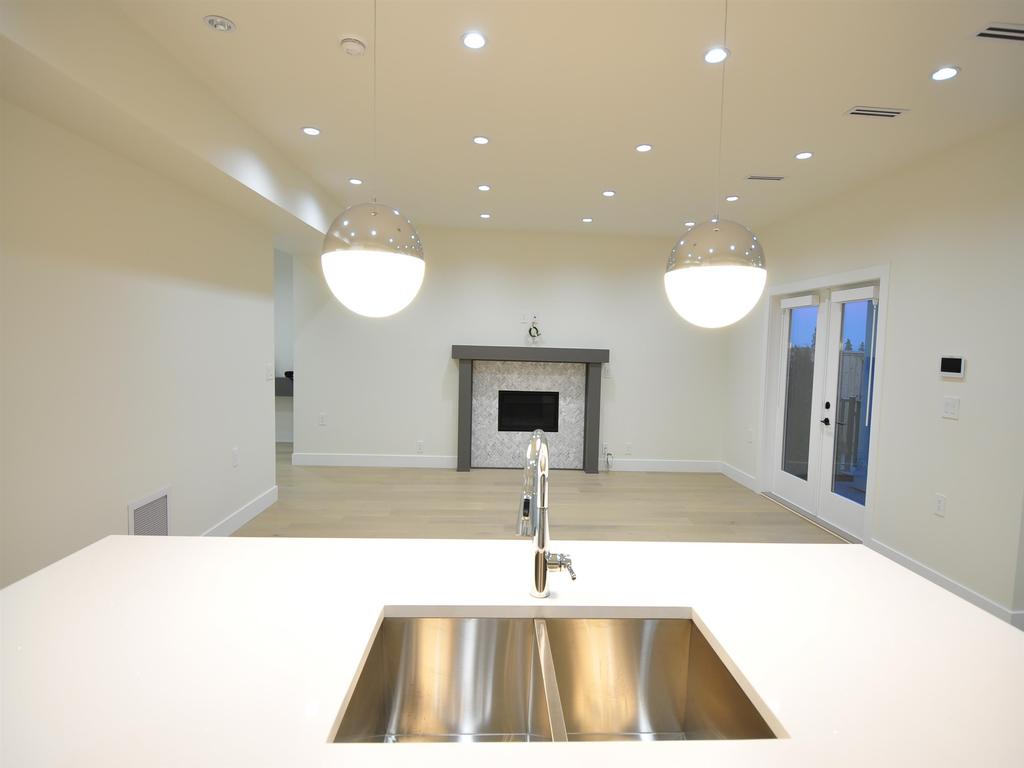 Listing Image for R3090693