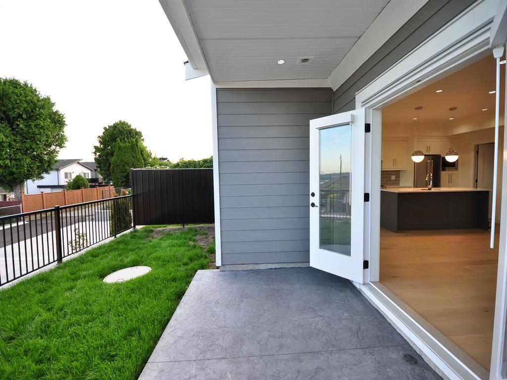 Listing Image for R3090693