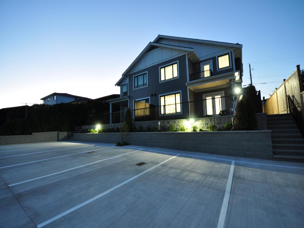 Listing Image for R3090693