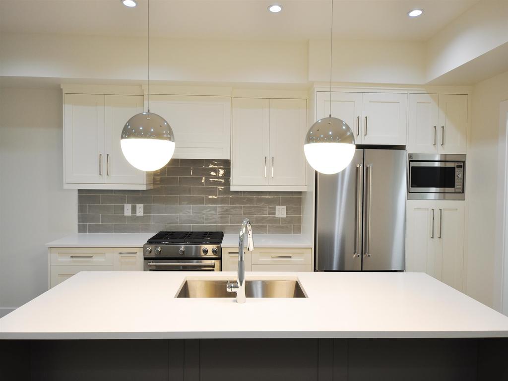 Listing Image for R3090693