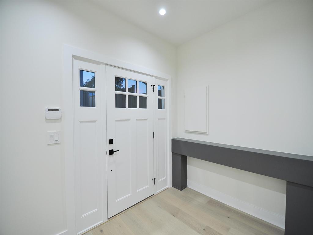 Listing Image for R3090693