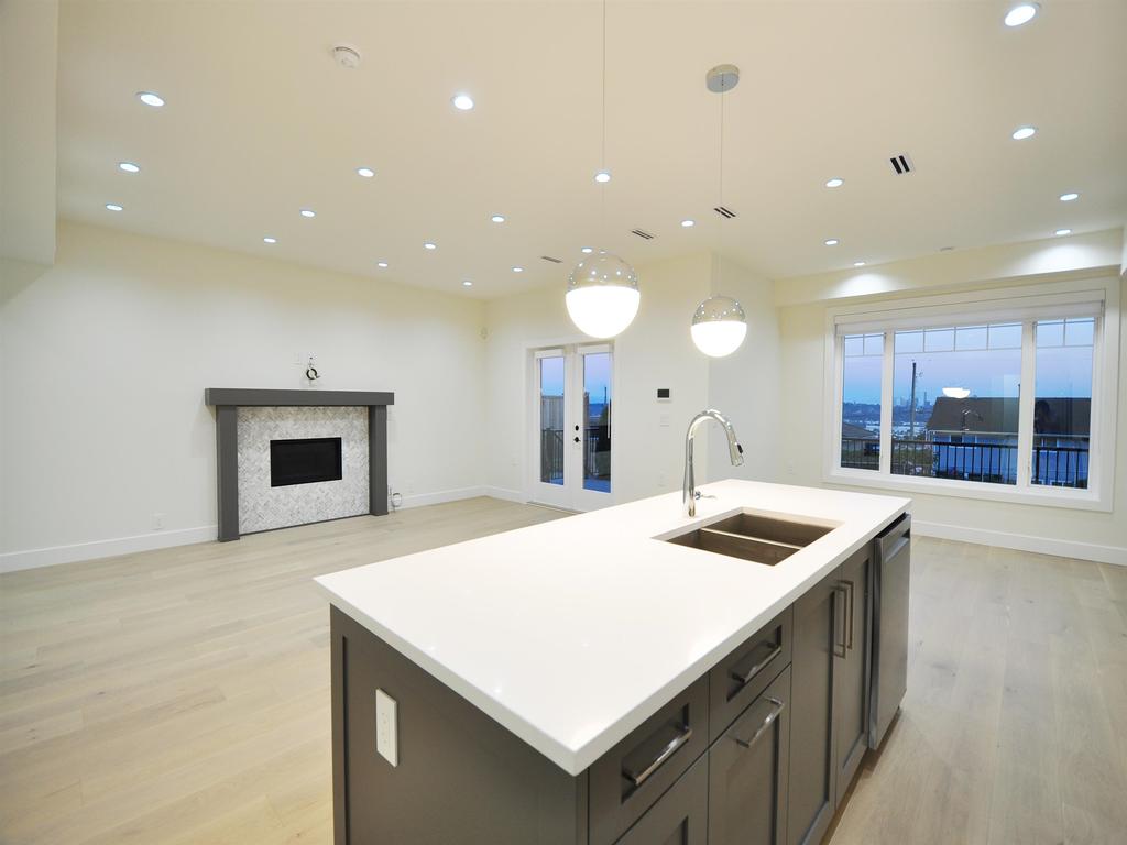 Listing Image for R3090693