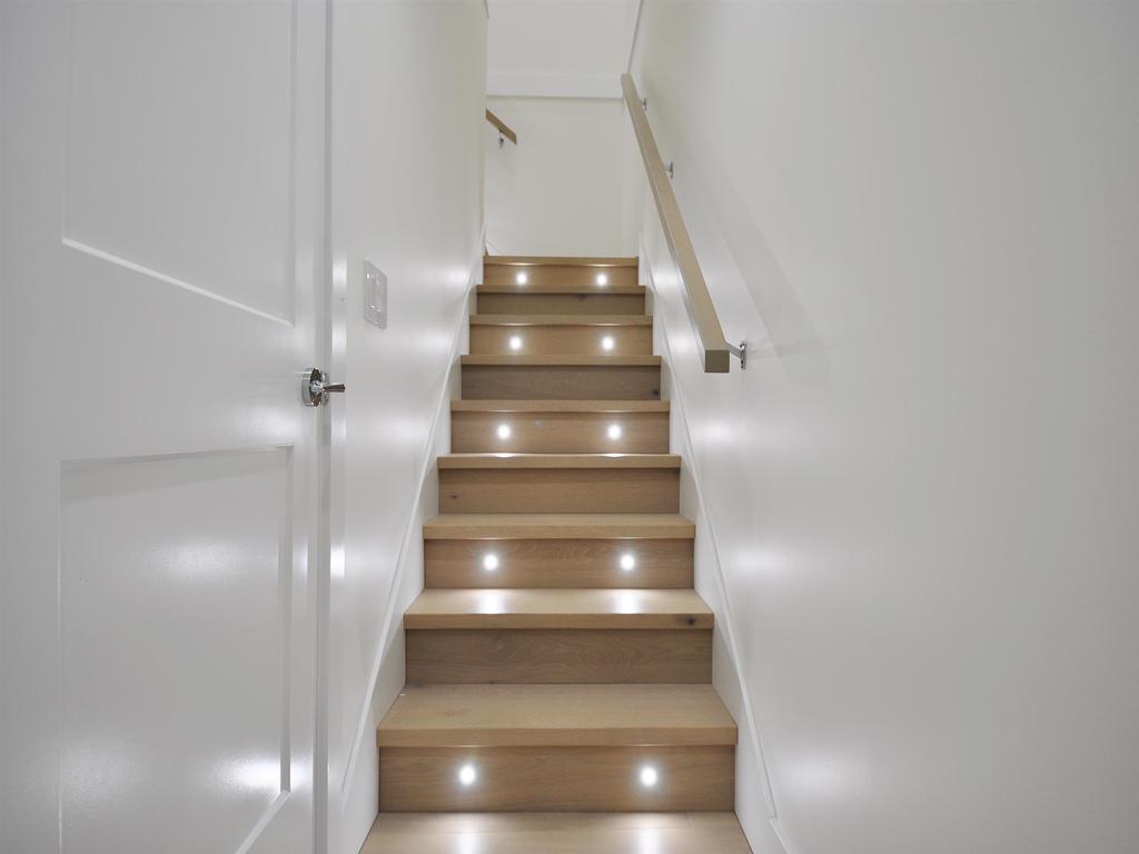 Listing Image for R3090693